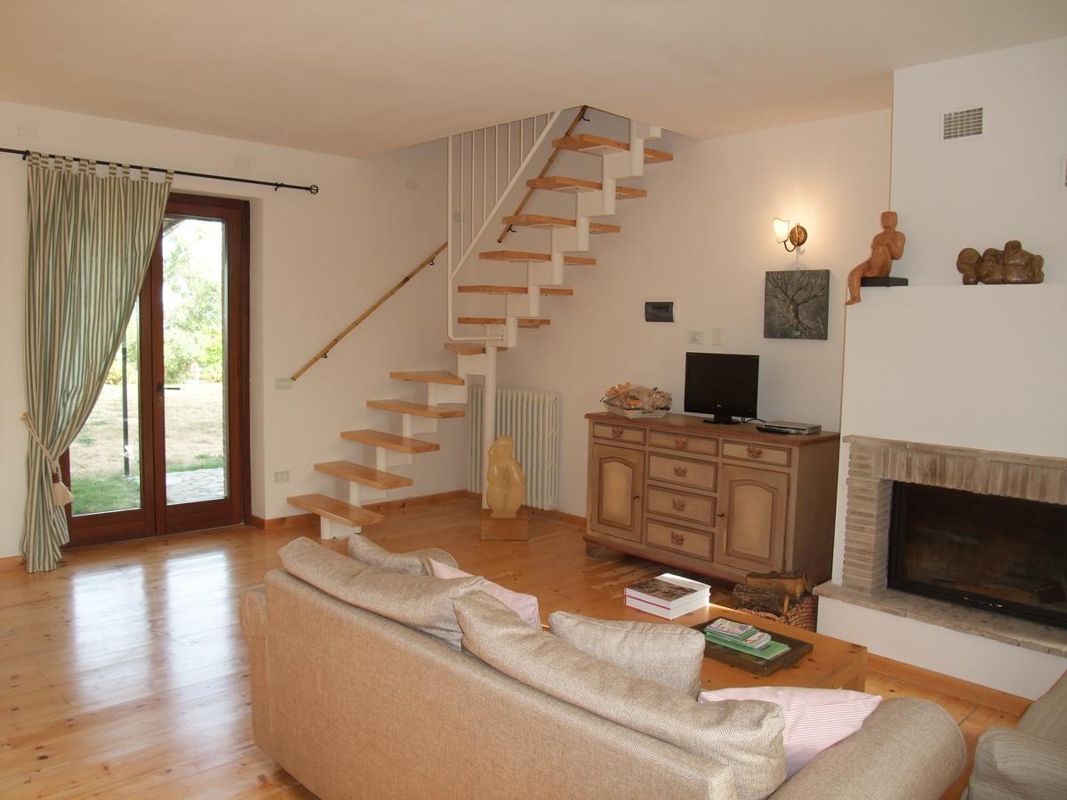 Agriturismo Pian Di Frattina Fabro Exteriör bild